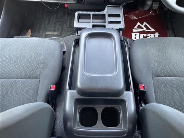 Toyota HIACE VAN 2021 8272284-1