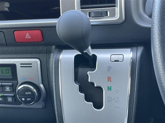 Toyota HIACE VAN 2025 8272285-12