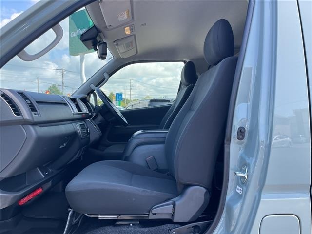 Toyota HIACE VAN 2025 8272285-7