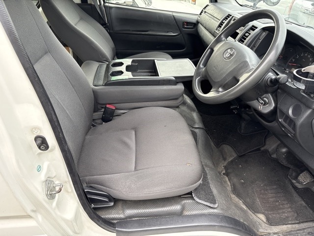 Toyota HIACE VAN 2015 8272297-8