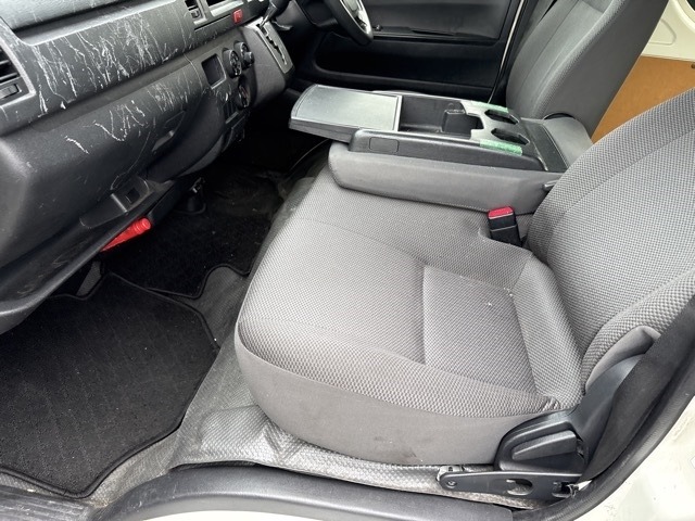 Toyota HIACE VAN 2015 8272297-9