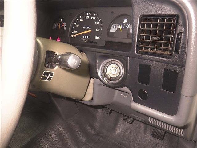 Toyota HILUX 1995 8269186-8