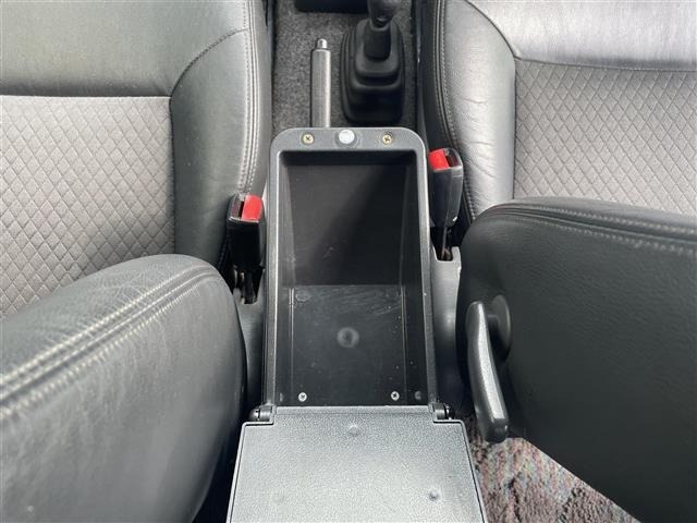 Suzuki JIMNY 2003 8269803-9