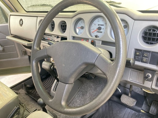 Suzuki JIMNY 1997 8269845-4