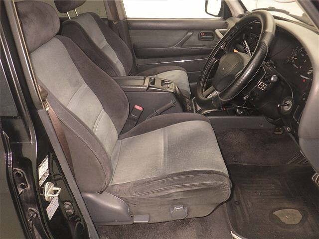 Toyota LAND CRUISER 1992 8272609-5