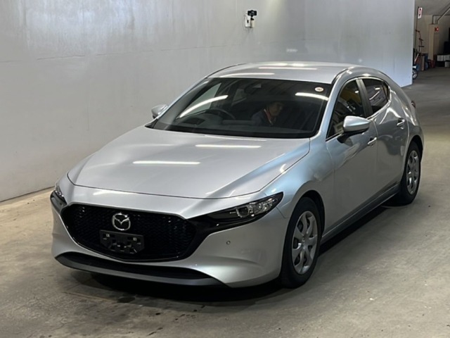 Mazda MAZDA3 2023 8272104-0