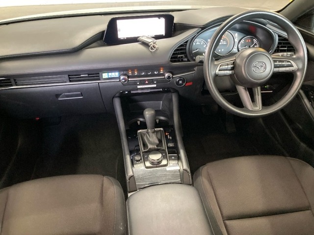 Mazda MAZDA3 2023 8272104-3