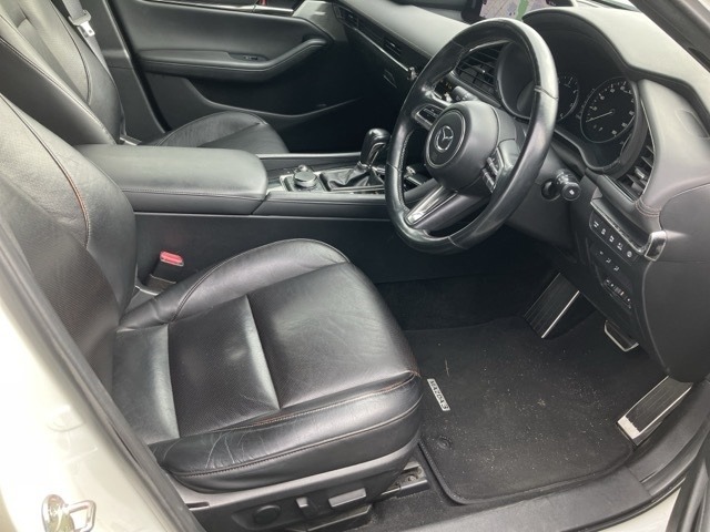 Mazda MAZDA3 2019 8272109-8