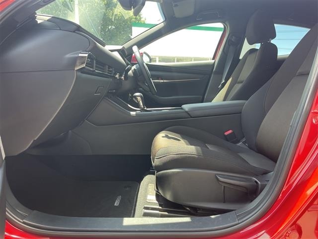 Mazda MAZDA3 2019 8272130-8