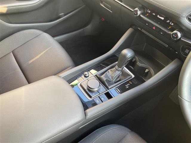 Mazda MAZDA3 2020 8272137-12