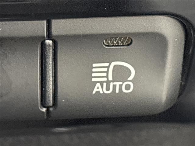 Toyota PRIUS 2016 8272299-7