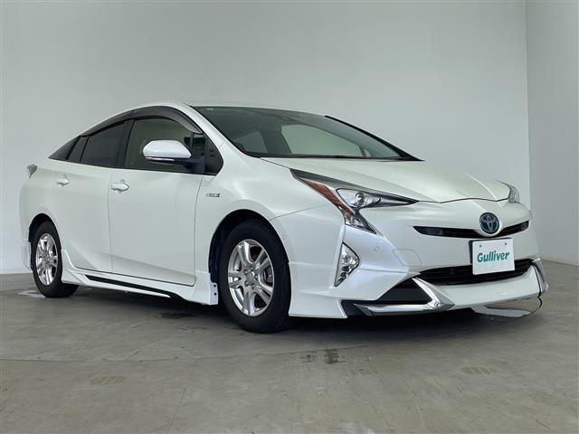 Toyota PRIUS 2017 8272304-0
