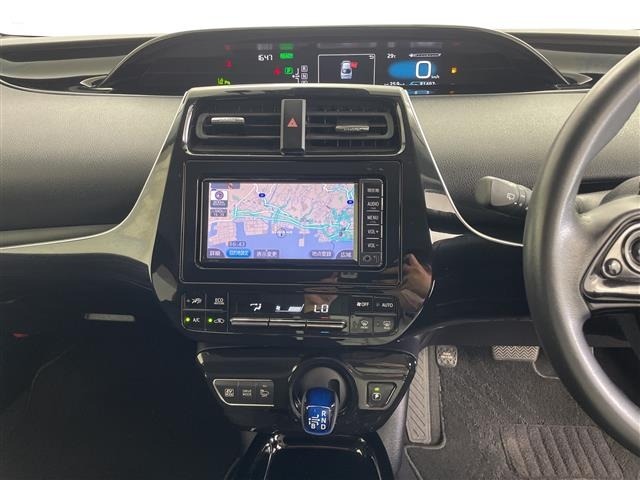 Toyota PRIUS 2017 8272304-10