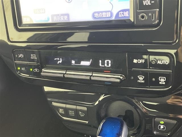 Toyota PRIUS 2017 8272304-12