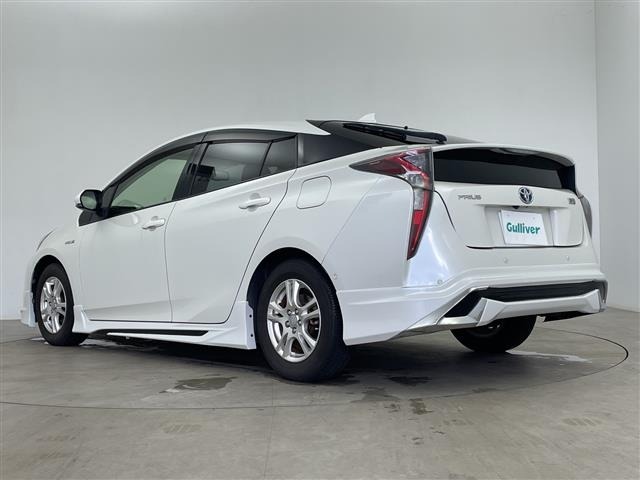 Toyota PRIUS 2017 8272304-13