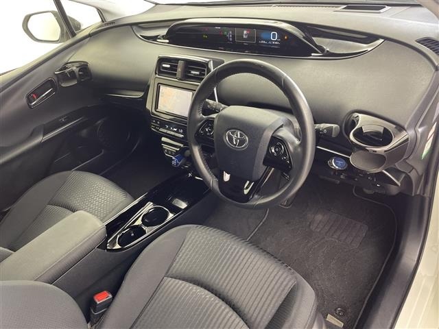 Toyota PRIUS 2017 8272304-4