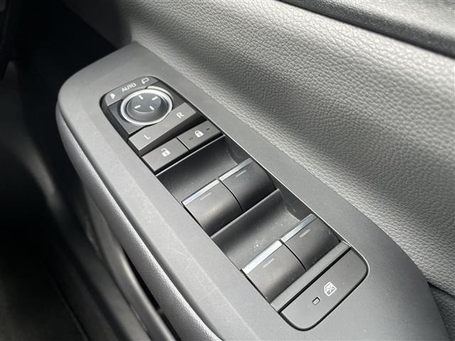 Toyota PRIUS 2024 8272307-2