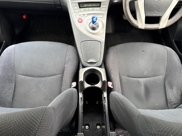Toyota PRIUS 2013 8272312-1