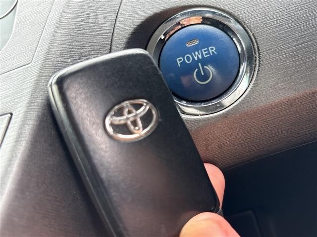 Toyota PRIUS 2013 8272312-8