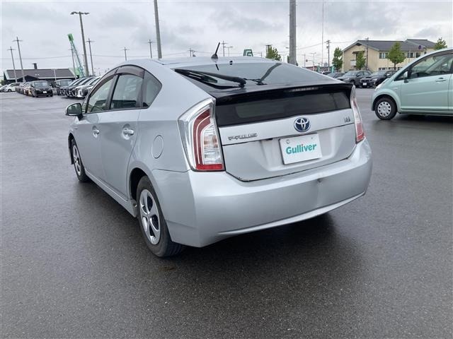 Toyota PRIUS 2013 8272314-1