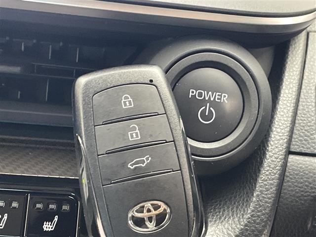 Toyota PRIUS 2023 8272315-7