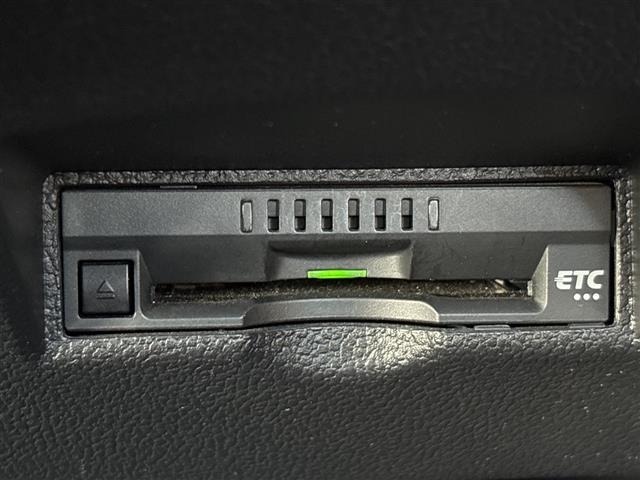 Toyota PRIUS 2018 8272318-3