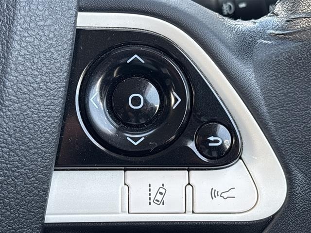 Toyota PRIUS 2018 8272318-4