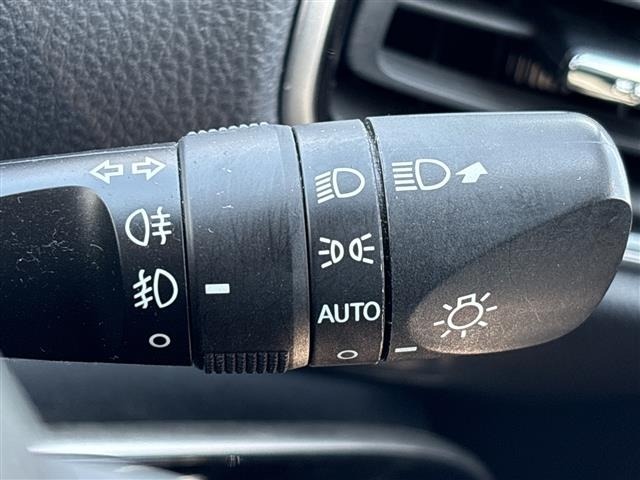 Toyota PRIUS 2018 8272318-9