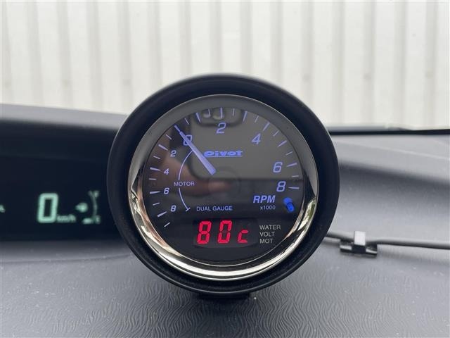 Toyota PRIUS 2014 8272320-10