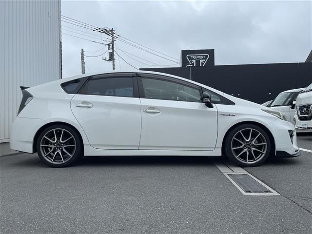 Toyota PRIUS 2014 8272320-19