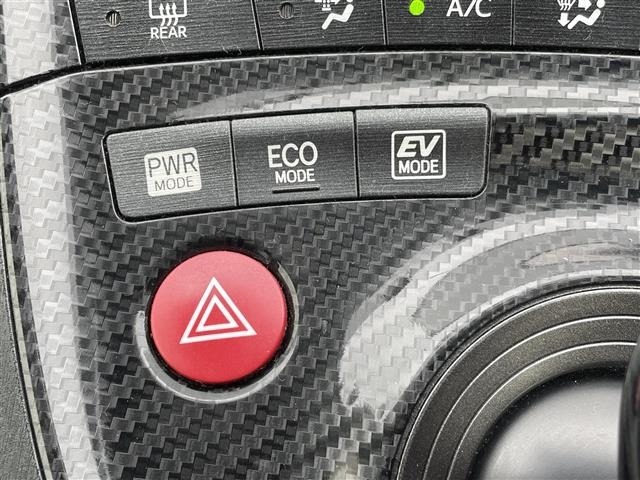 Toyota PRIUS 2014 8272320-4