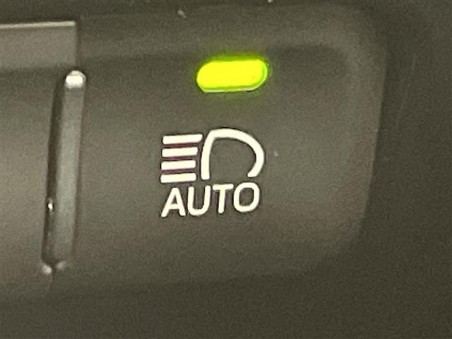 Toyota PRIUS 2017 8272322-12