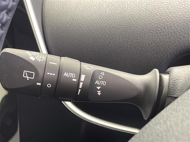 Toyota PRIUS 2017 8272322-5