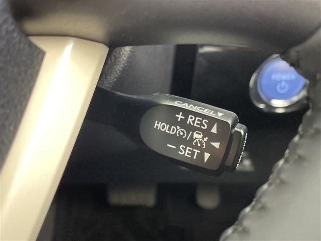 Toyota PRIUS 2017 8272322-8