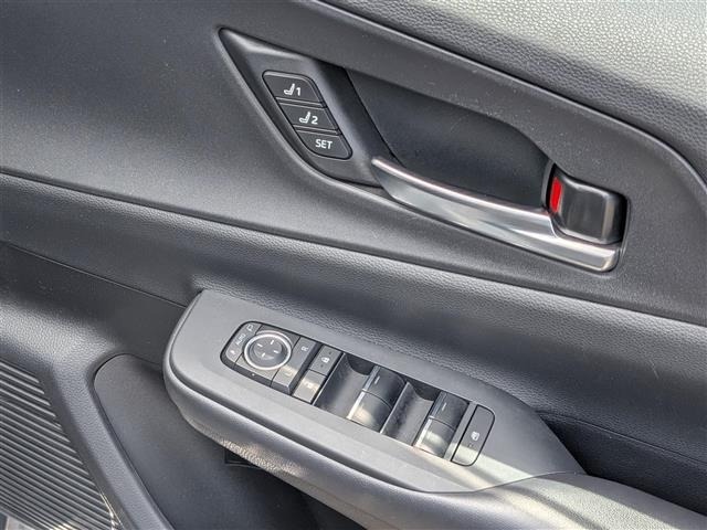 Toyota PRIUS 2023 8272323-20