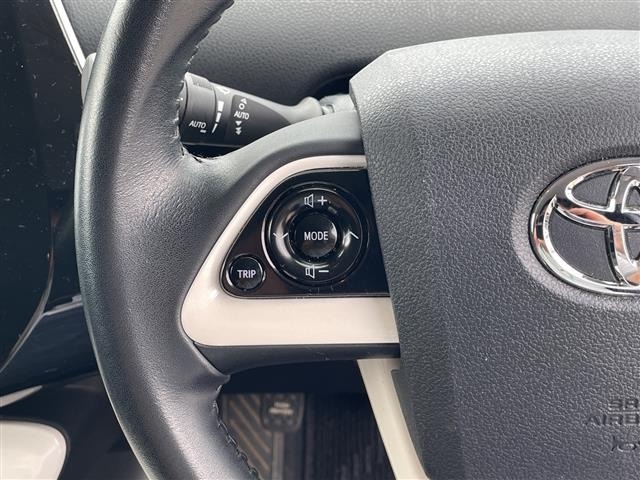 Toyota PRIUS 2016 8272324-1