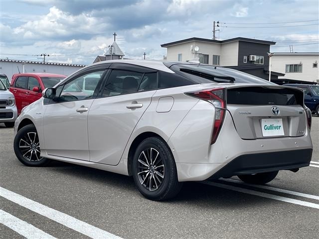 Toyota PRIUS 2016 8272324-13