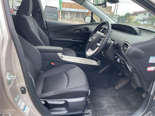 Toyota PRIUS 2016 8272324-22