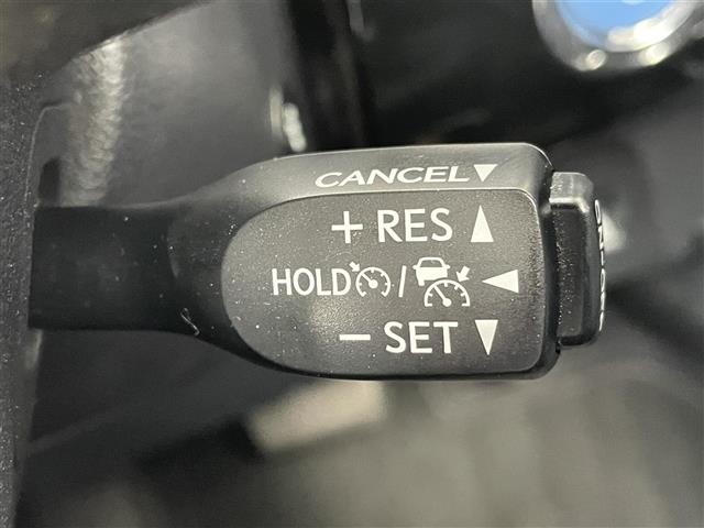 Toyota PRIUS 2017 8272325-16