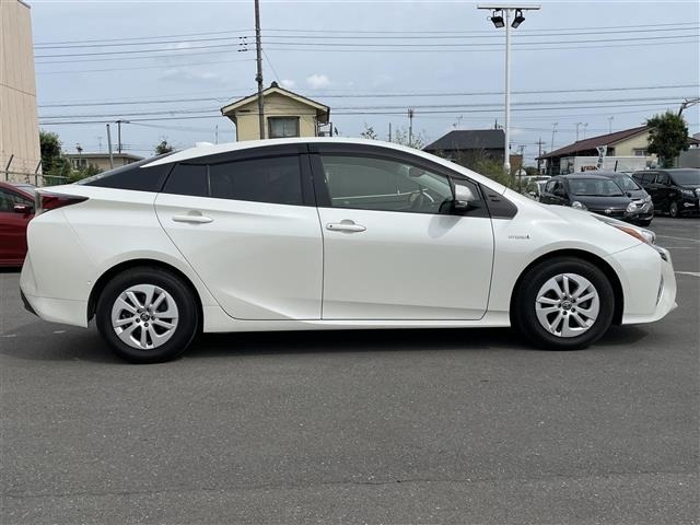 Toyota PRIUS 2017 8272325-20