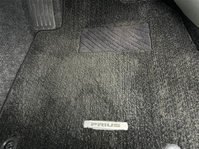 Toyota PRIUS 2014 8272329-22