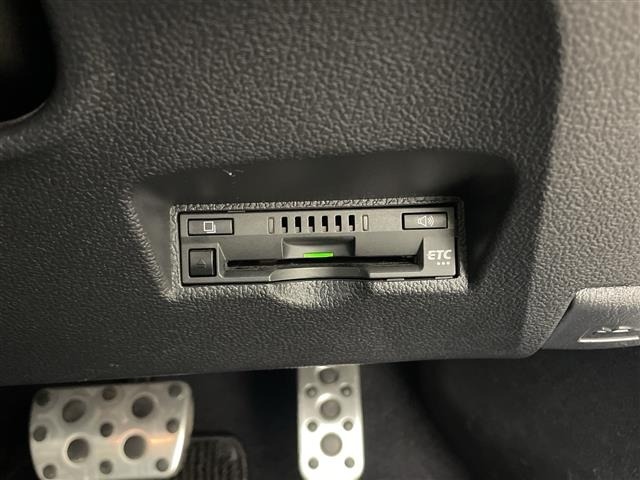 Toyota PRIUS 2022 8272330-18