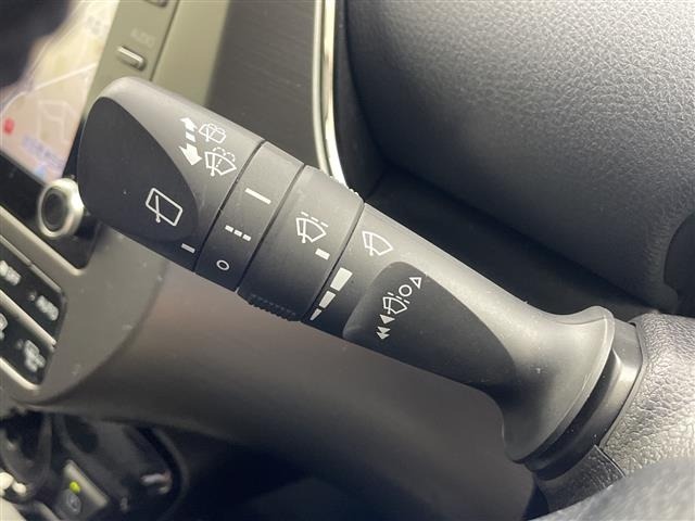 Toyota PRIUS 2022 8272330-3