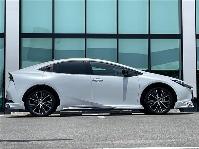 Toyota PRIUS 2025 8272332-23