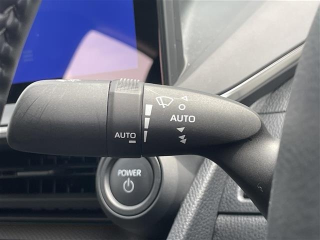 Toyota PRIUS 2025 8272332-7