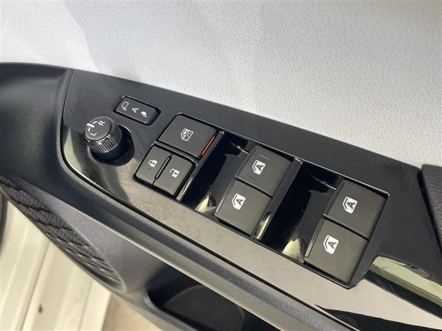 Toyota PRIUS 2016 8272335-2
