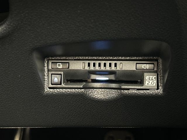 Toyota PRIUS 2021 8272336-3