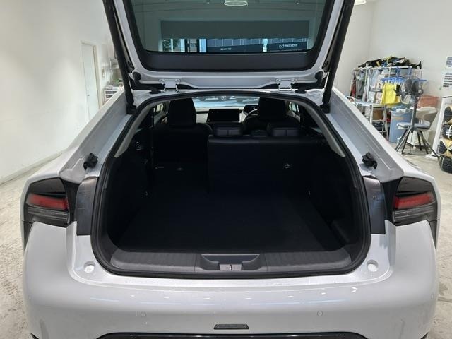 Toyota PRIUS 2023 8272339-12