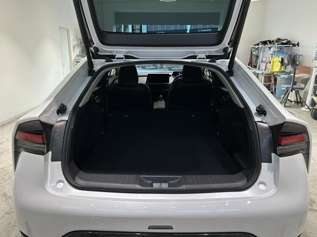 Toyota PRIUS 2023 8272339-13