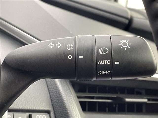 Toyota PRIUS 2023 8272342-10